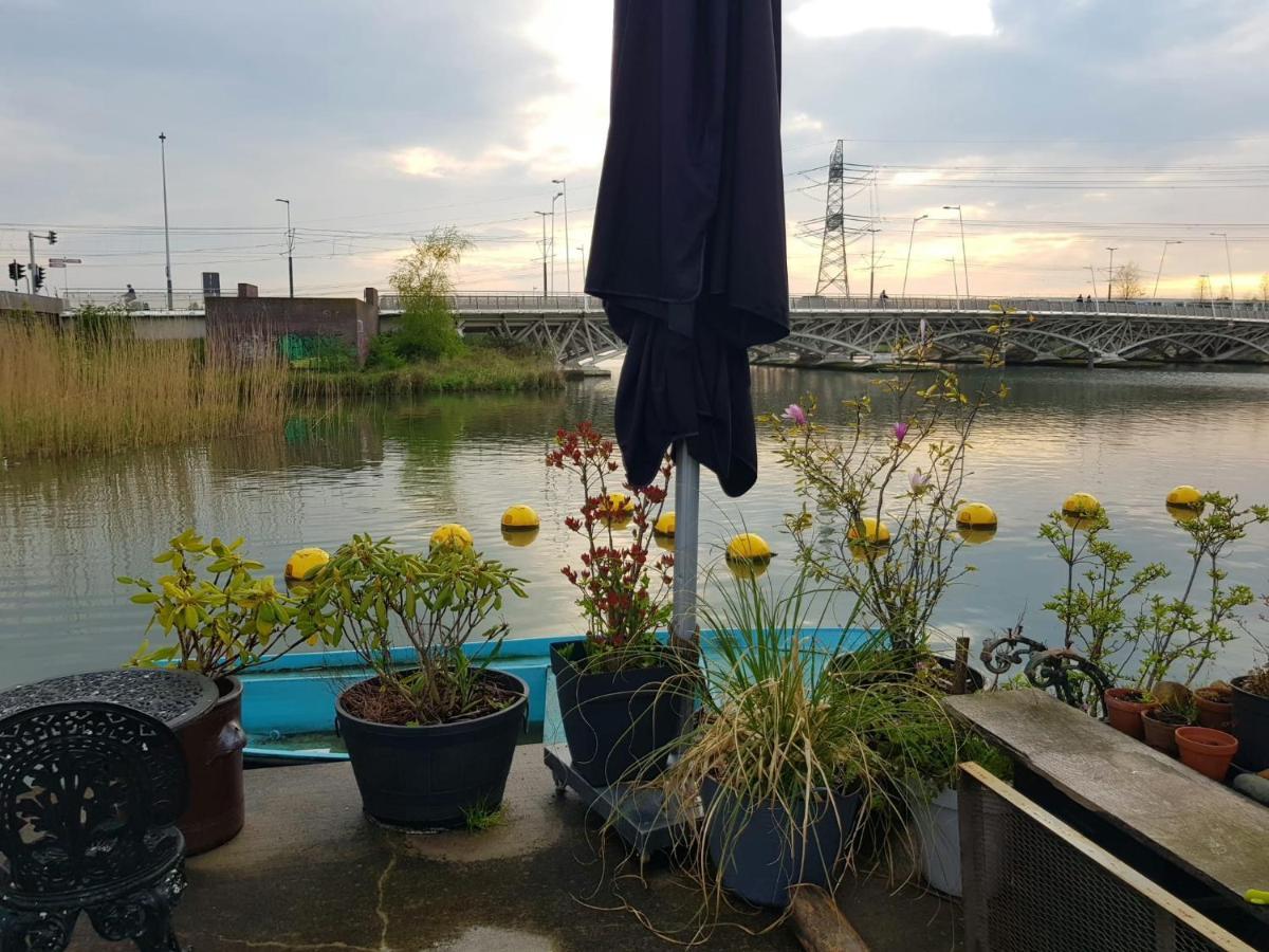 Wheelhouse Euphrate Houseboat Bed & Breakfast Diemerbrug Екстериор снимка